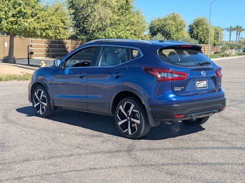 Used 2022 Nissan Rogue Sport SL w/ Premium Package image 5