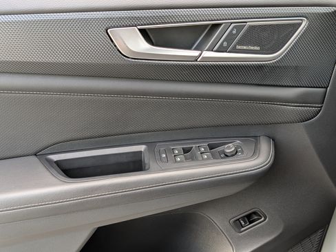 Used 2024 Volkswagen Atlas Cross Sport SEL Premium R-Line image 13