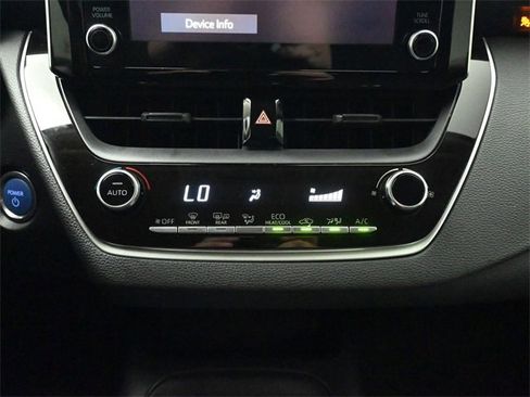 Used 2020 Toyota Corolla LE image 27