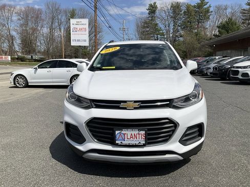 Used 2020 Chevrolet Trax LT w/ LT Convenience Package image 2