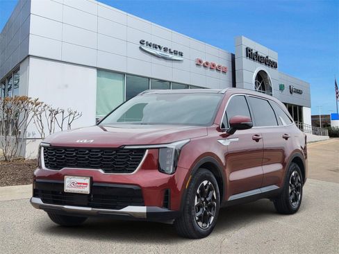 Used 2025 Kia Sorento S w/ Panoramic Sunroof Package image 2