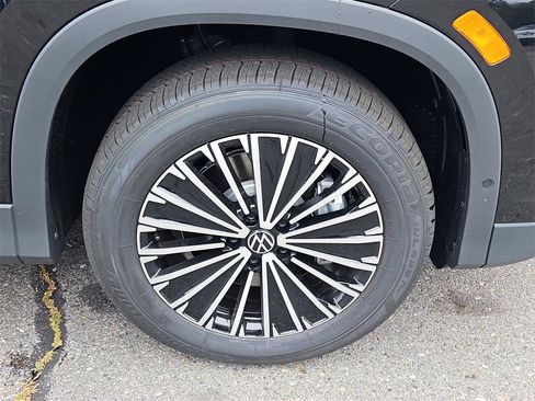 New 2025 Volkswagen Tiguan S image 3