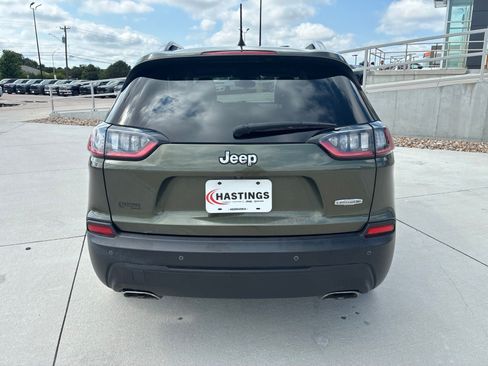 Used 2021 Jeep Cherokee Latitude Lux FWD image 4