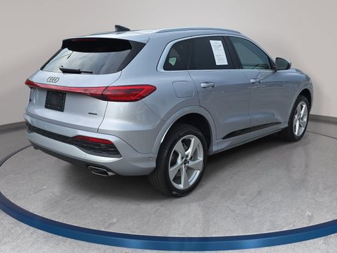 Used 2025 Audi Q5 Premium Plus w/ Premium Plus AWD/4WD image 5