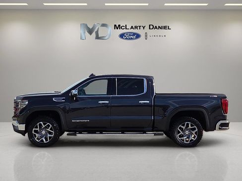 Used 2023 GMC Sierra 1500 SLT w/ SLT Convenience Package AWD/4WD image 3