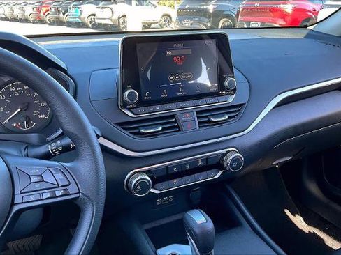 Certified 2025 Nissan Altima 2.5 S image 7