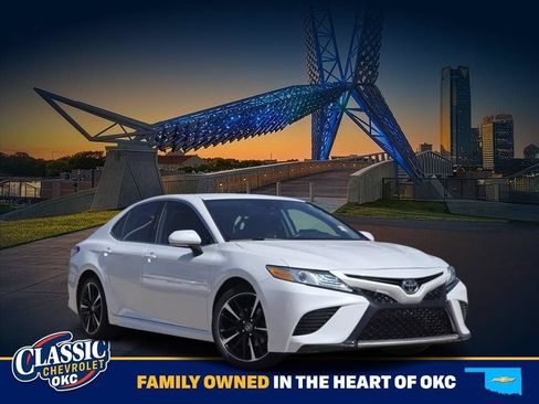 Used 2019 Toyota Camry XSE FWD image 1