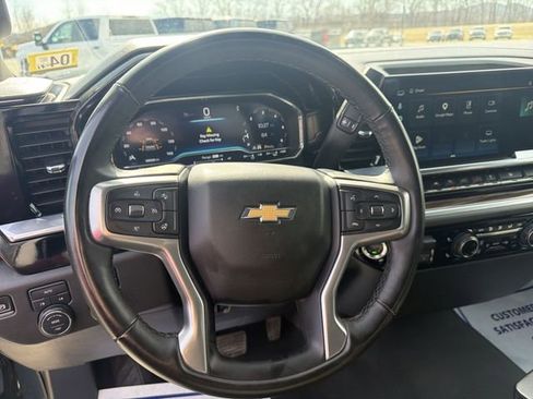 Used 2025 Chevrolet Silverado 1500 LT AWD/4WD image 11