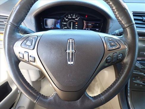 Used 2013 Lincoln MKX AWD image 15