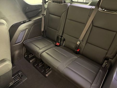Used 2025 Chevrolet Tahoe Premier AWD/4WD image 28