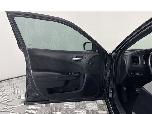 Used 2023 Dodge Charger R/T w/ Blacktop Package image 10