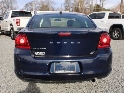 Used 2013 Dodge Avenger SE image 9