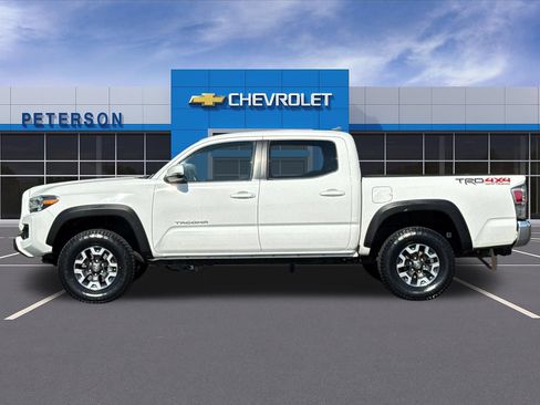 Used 2020 Toyota Tacoma TRD Off-Road AWD/4WD image 7