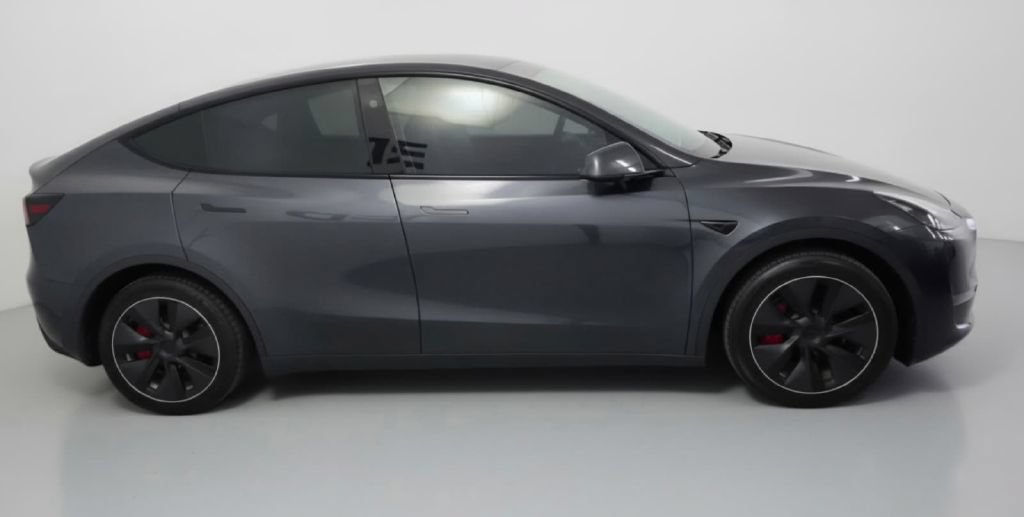 Used 2024 Tesla Model Y Long Range AWD/4WD image 5