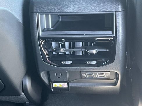 New 2025 Jeep Grand Cherokee Laredo X w/ Luxury Tech Group I image 17