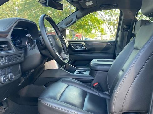 Used 2024 Chevrolet Suburban LT image 10