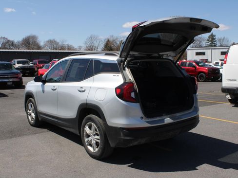 Used 2022 GMC Terrain SLE w/ Driver Convenience Package image 7