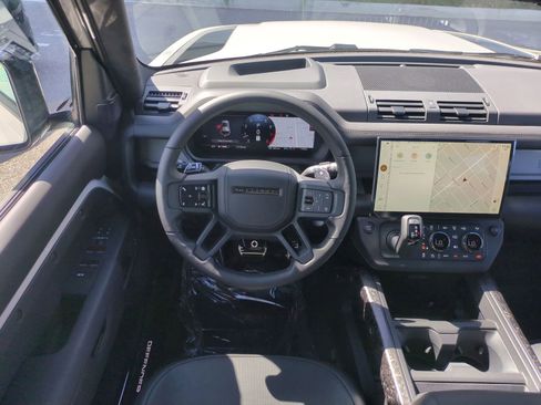 New 2026 Land Rover Defender 110 OCTA image 27