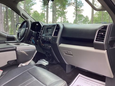 Used 2016 Ford F150 XLT AWD/4WD image 23