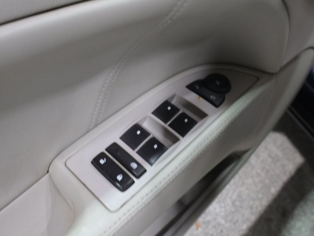 Used 2007 Buick Lucerne CXL FWD image 14