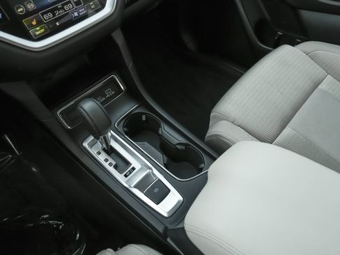 Used 2024 Subaru Ascent Premium w/ Convenience Package image 11