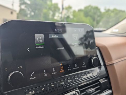 Used 2023 Nissan Pathfinder Platinum w/ Cargo Package AWD/4WD image 19