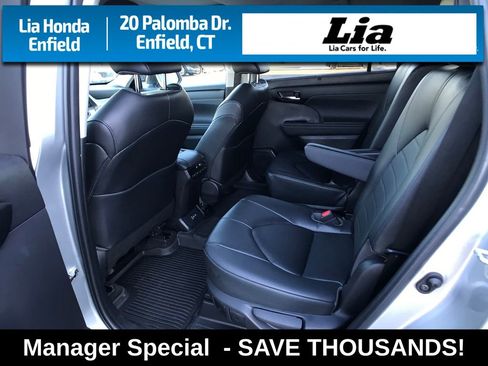 Used 2023 Toyota Highlander XLE image 9