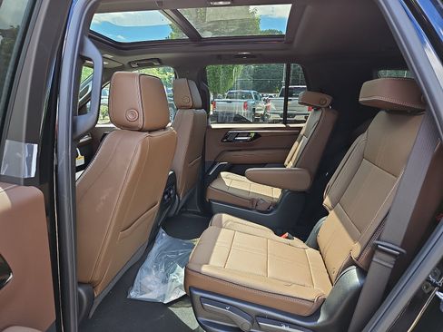 New 2026 Chevrolet Tahoe High Country AWD/4WD image 5