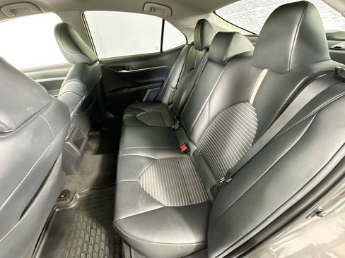 Used 2019 Toyota Camry SE FWD image 22