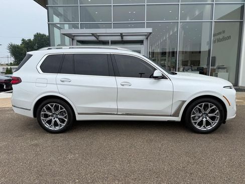 Used 2024 BMW X7 xDrive40i w/ Premium Package AWD/4WD image 2