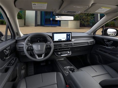 New 2026 Lincoln Corsair Premiere image 9