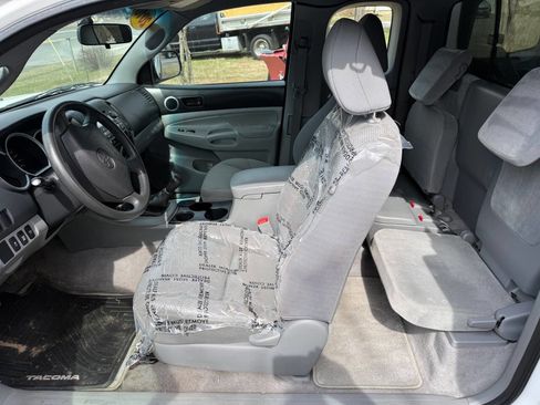Used 2010 Toyota Tacoma 4x4 Access Cab image 12