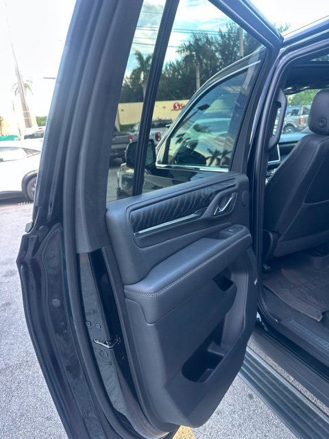 Used 2022 GMC Yukon XL Denali RWD image 21