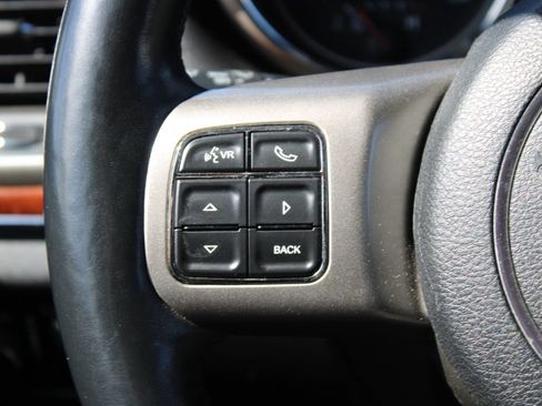 Used 2013 Jeep Grand Cherokee Limited w/ Luxury Group II RWD image 28