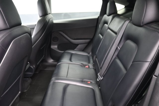 Used 2022 Tesla Model Y Long Range AWD/4WD image 18