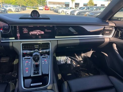 Used 2019 Porsche Panamera RWD image 15