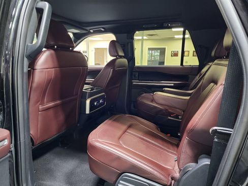 Used 2024 Ford Expedition Max Limited image 17