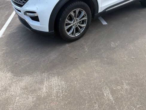 Used 2022 Ford Explorer Limited w/ Equipment Group 301A RWD image 2