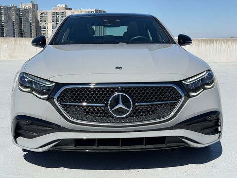 Used 2025 Mercedes-Benz E 350 4MATIC Sedan image 10