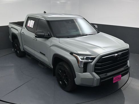 Used 2025 Toyota Tundra SR5 AWD/4WD image 14