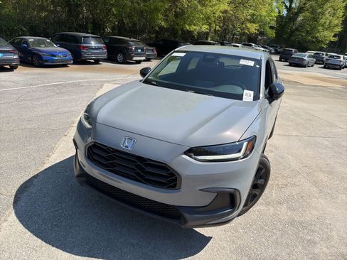 Used 2025 Honda HR-V Sport image 3