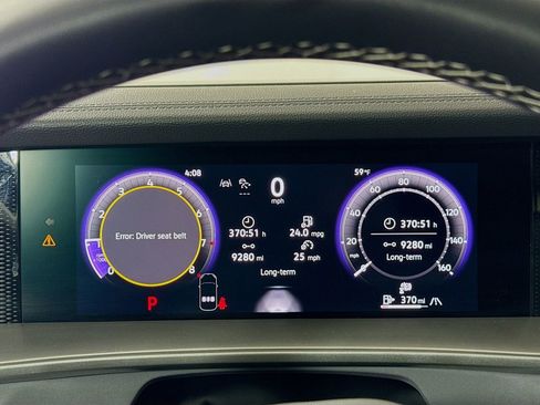 Used 2025 Volkswagen Tiguan SE w/ Panoramic Sunroof Package image 15