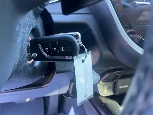 Used 2018 Toyota Camry L image 32