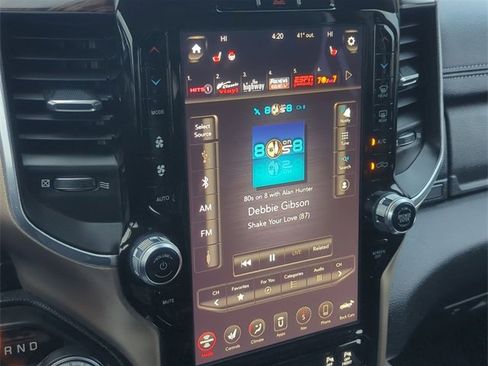 Used 2019 RAM 1500 Laramie image 17