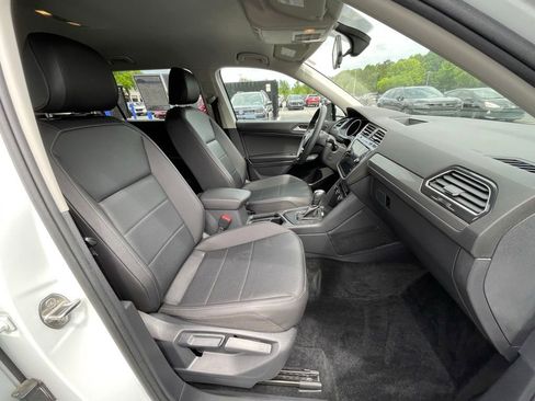 Used 2020 Volkswagen Tiguan SE FWD image 37