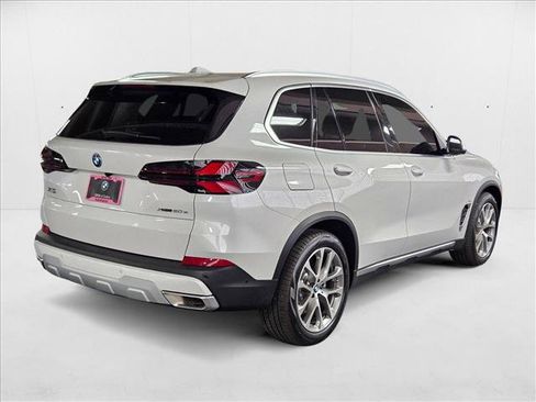 Used 2026 BMW X5 xDrive50e w/ Premium Package image 2