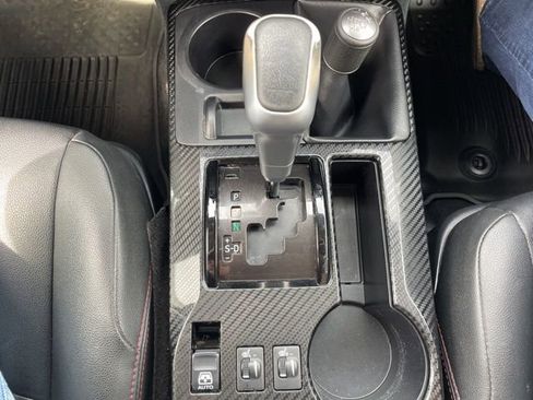 Used 2019 Toyota 4Runner TRD Off-Road Premium AWD/4WD image 29