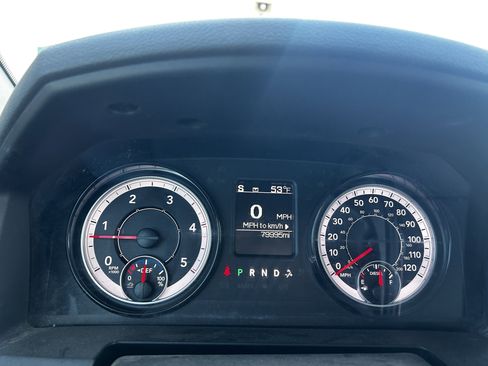 Used 2018 RAM 3500 Tradesman w/ Chrome Appearance Group image 16