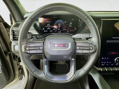 Certified 2026 GMC Acadia AT4 w/ Luxury Package AWD/4WD image 9