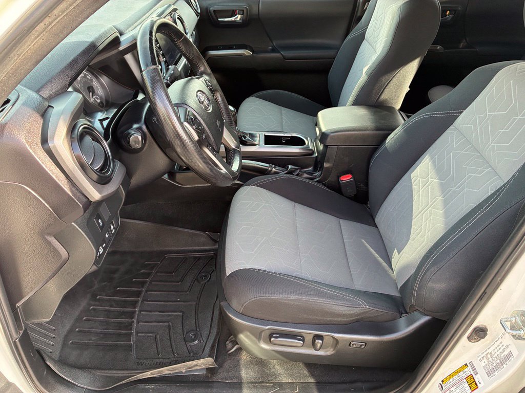 Used 2023 Toyota Tacoma TRD Off-Road AWD/4WD image 15